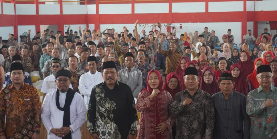 Bupati dan Wakil Bupati Bengkulu Utara hadiri acara Halal Bihalal dan silaturahmi Perkumpulan Masyarakat Jawa Bengkulu (PMJB) dan Perhimpunan Anak Transmigrasi Republik Indonesia (PATRI) Tahun 2024, di Gor Sohri Romli, Minggu (28/4/2024) kemarin. (Foto: Herdianson)