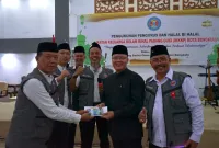 Gubernur Bengkulu Rohidin Mersyah menghadiri pengukuhan pengurus Ikatan Keluarga Kelam Kinal Padang Guci (IKKKP) Kota Bengkulu, di Gedung Serbaguna Provinsi Bengkulu, Rabu (08/05). (Foto: Lentera)